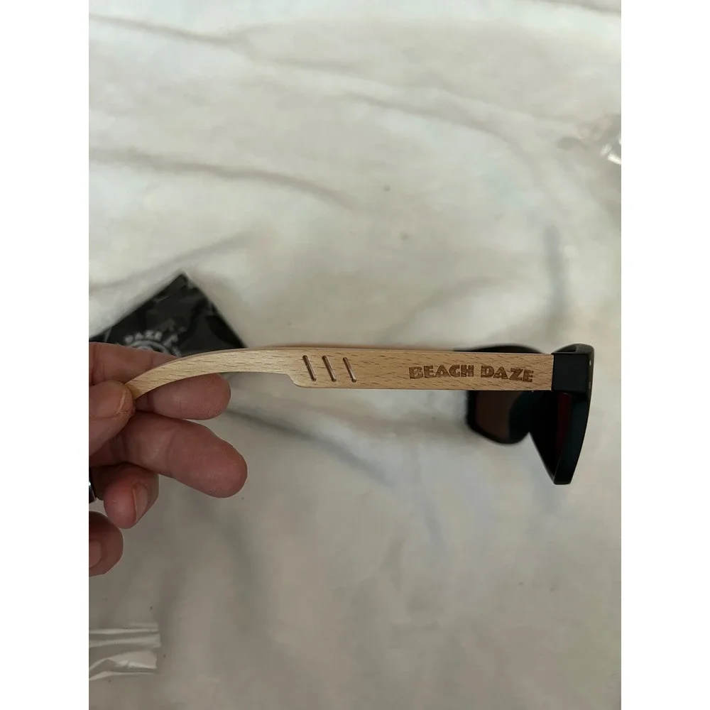 Beach Daze Sunglasses Brown Lens Wood Arms Black Frame Case‎ Included